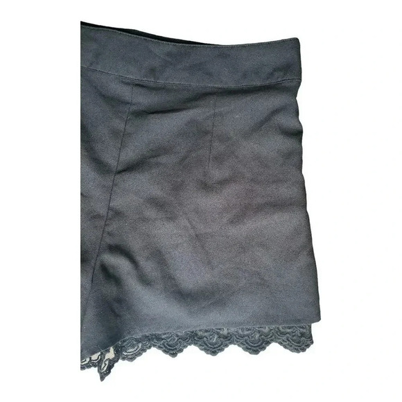 Forever21 Black Shorts With  Lace Trim Size Medium - Picture 3 of 6